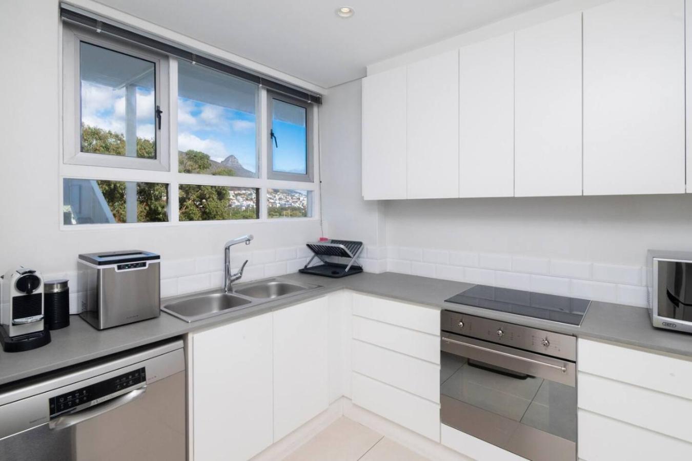 2 Queen Bed Sea View Promenade Fast Wifi * Cape Town