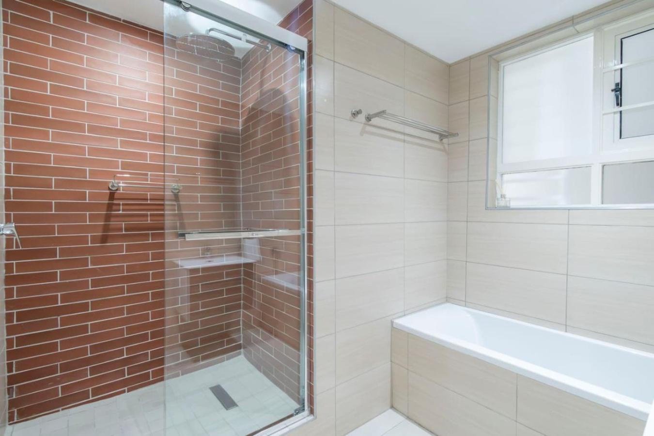 W King Bed Sea Views Promenade Apartment