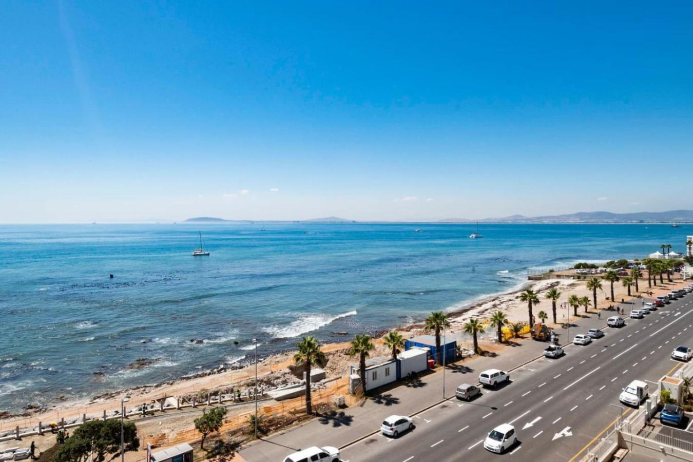 Apartment W King Bed Sea Views Promenade