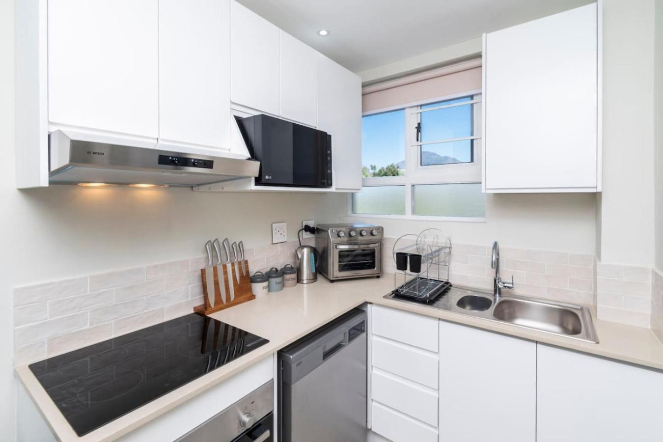 Apartment W King Bed Sea Views Promenade Cape Town