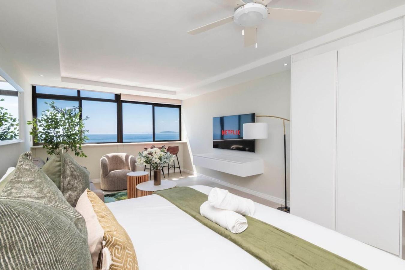 W King Bed Sea Views Promenade