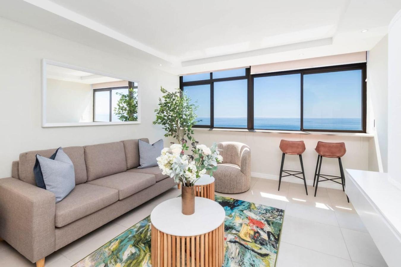 W King Bed Sea Views Promenade Apartment Cape Town