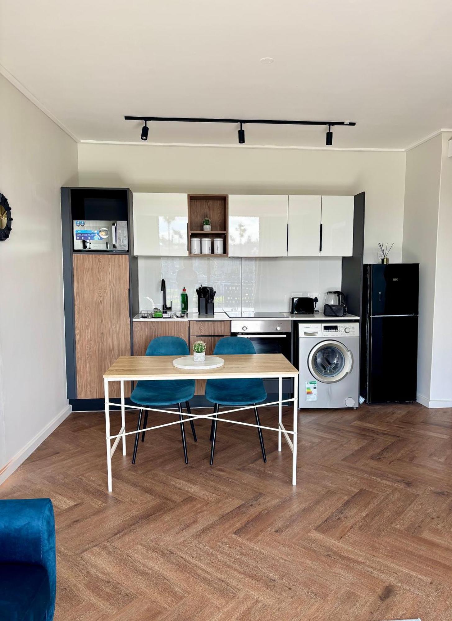 Apartment Modern Chic At On Park Century Near Canal Walk