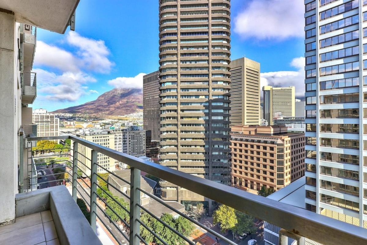 Cosy In The Cbd Close To V&a W Pool&parking *
