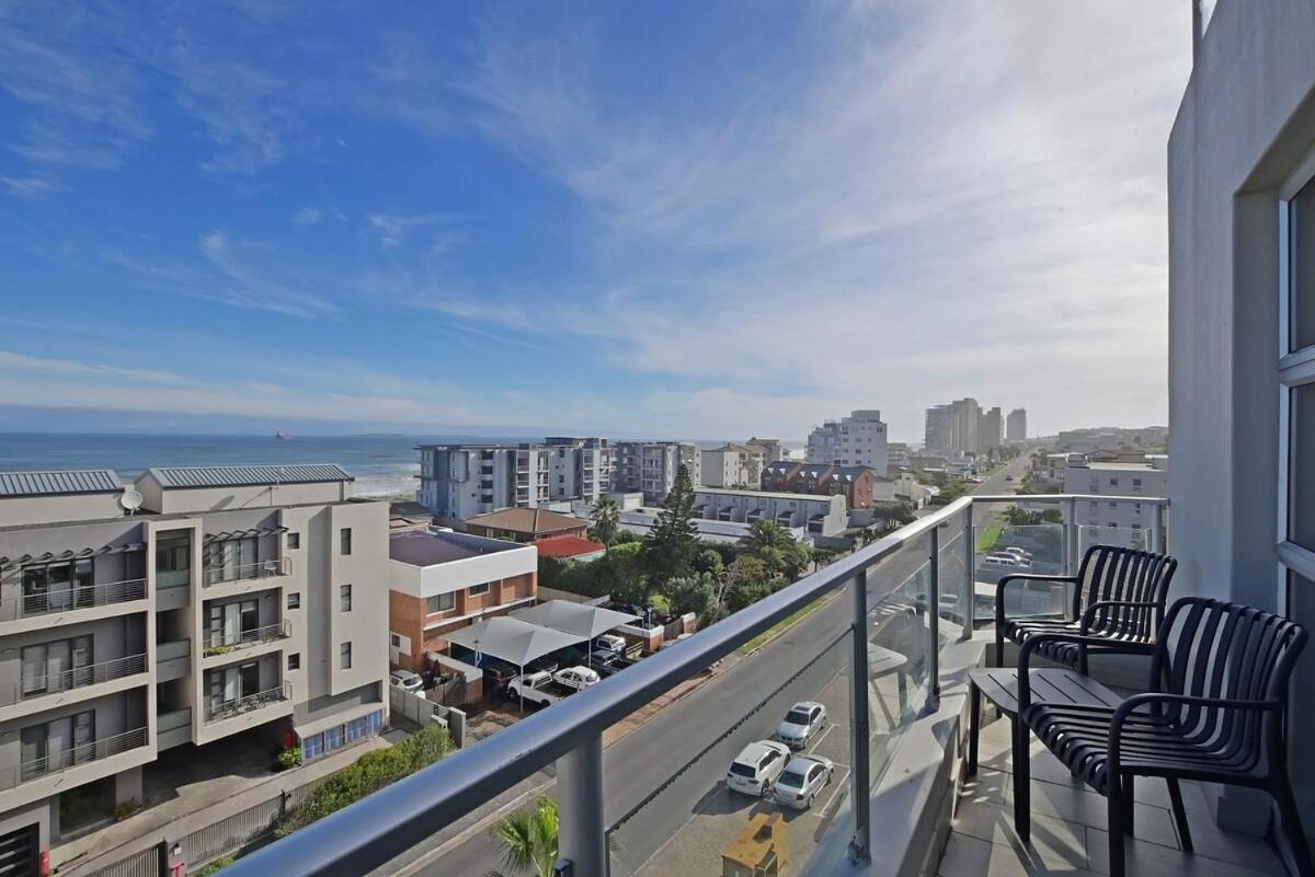 Mountain And Oceanview At Blouberg Cape Town