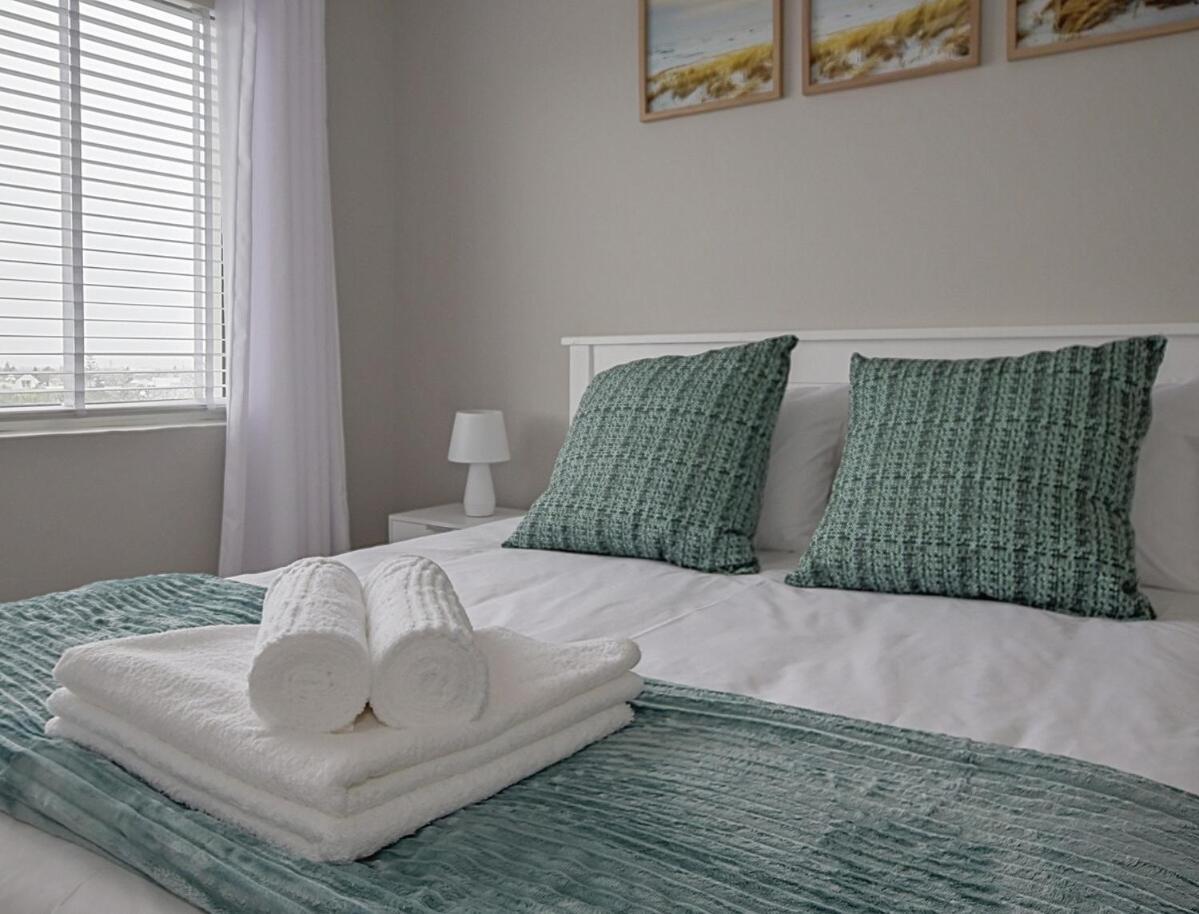 Mountain And Oceanview At Blouberg Cape Town