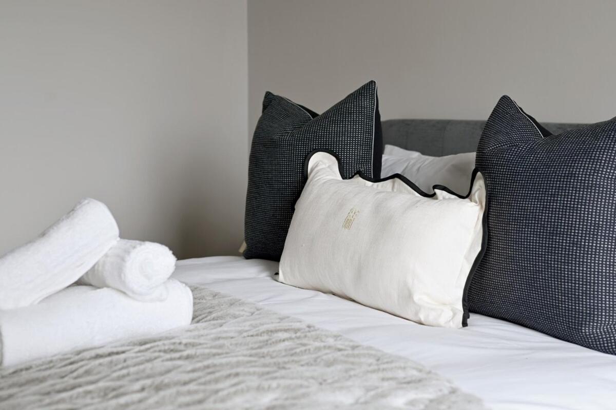 Esme Ocean Breeze 1 Bedroom In Sea Point Cape Town
