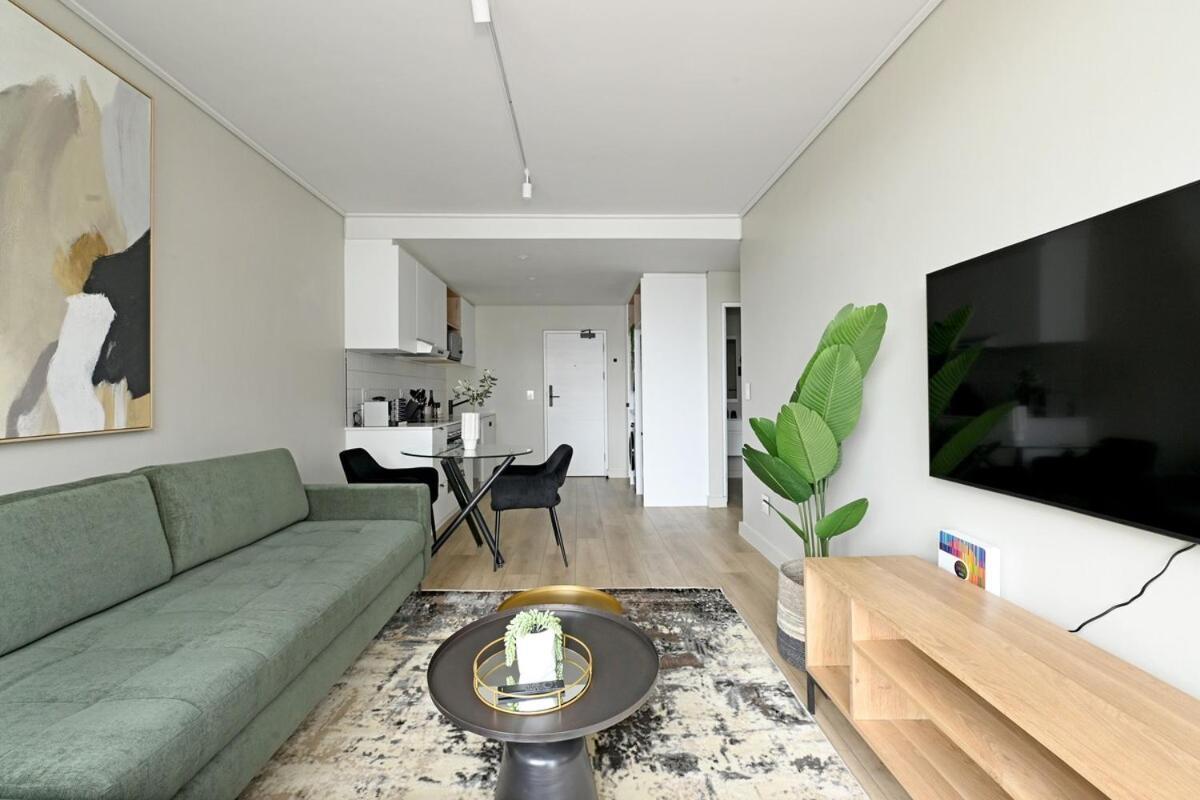 Esme Ocean Breeze 1 Bedroom In Sea Point * Cape Town
