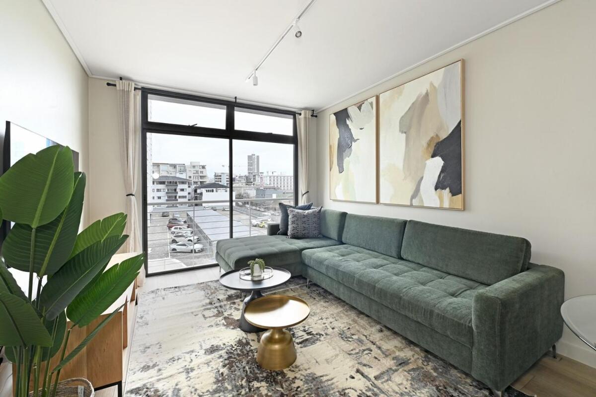 Esme Ocean Breeze 1 Bedroom In Sea Point Apartment Cape Town