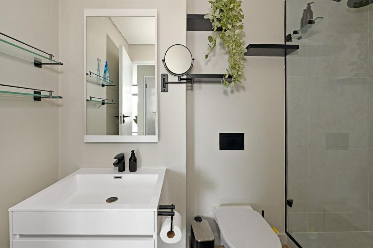 Apartment Esme Ocean Breeze 1 Bedroom In Sea Point *
