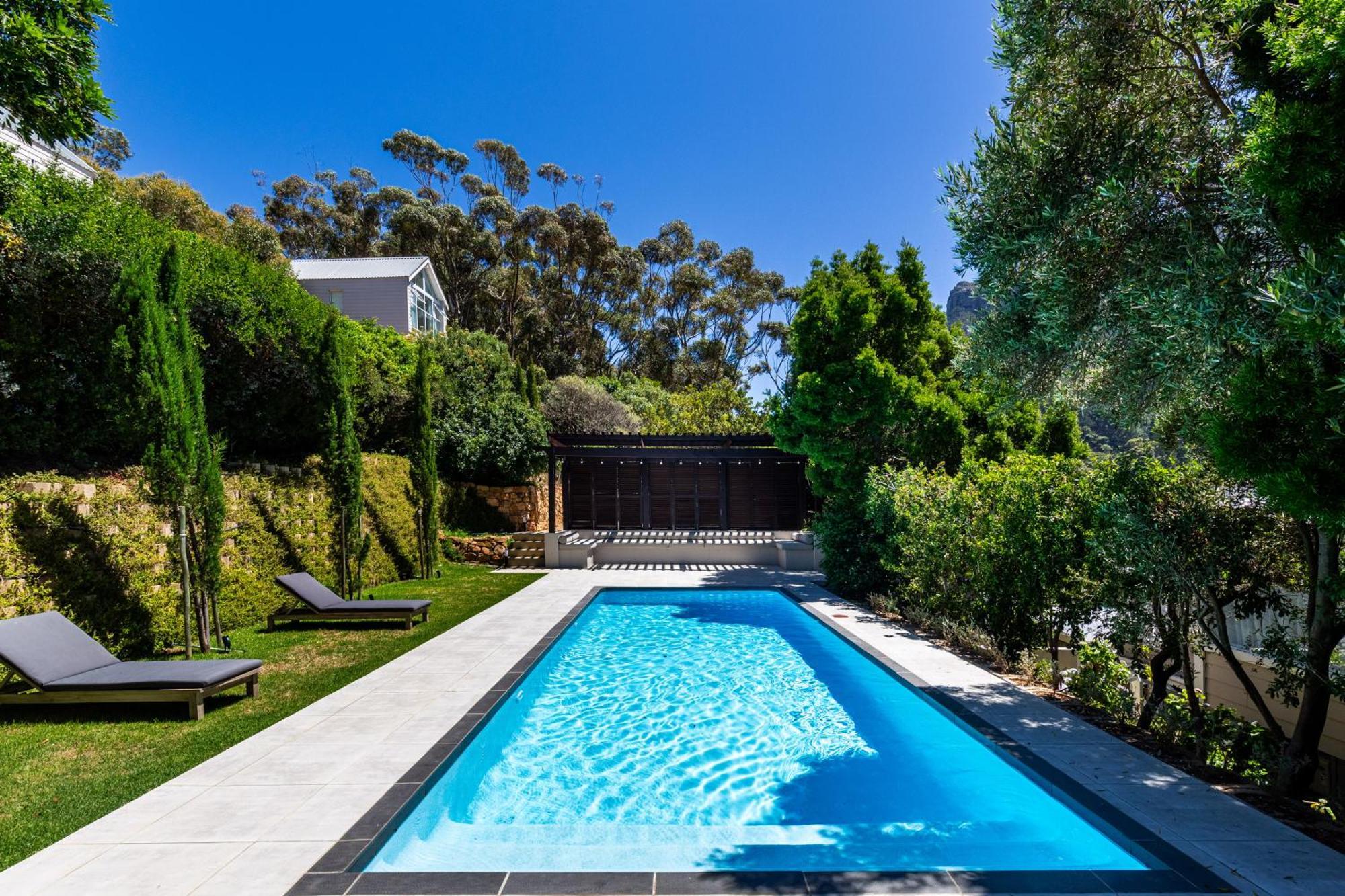 Exclusive Tree With Hot Tub - Power Back-up Villa