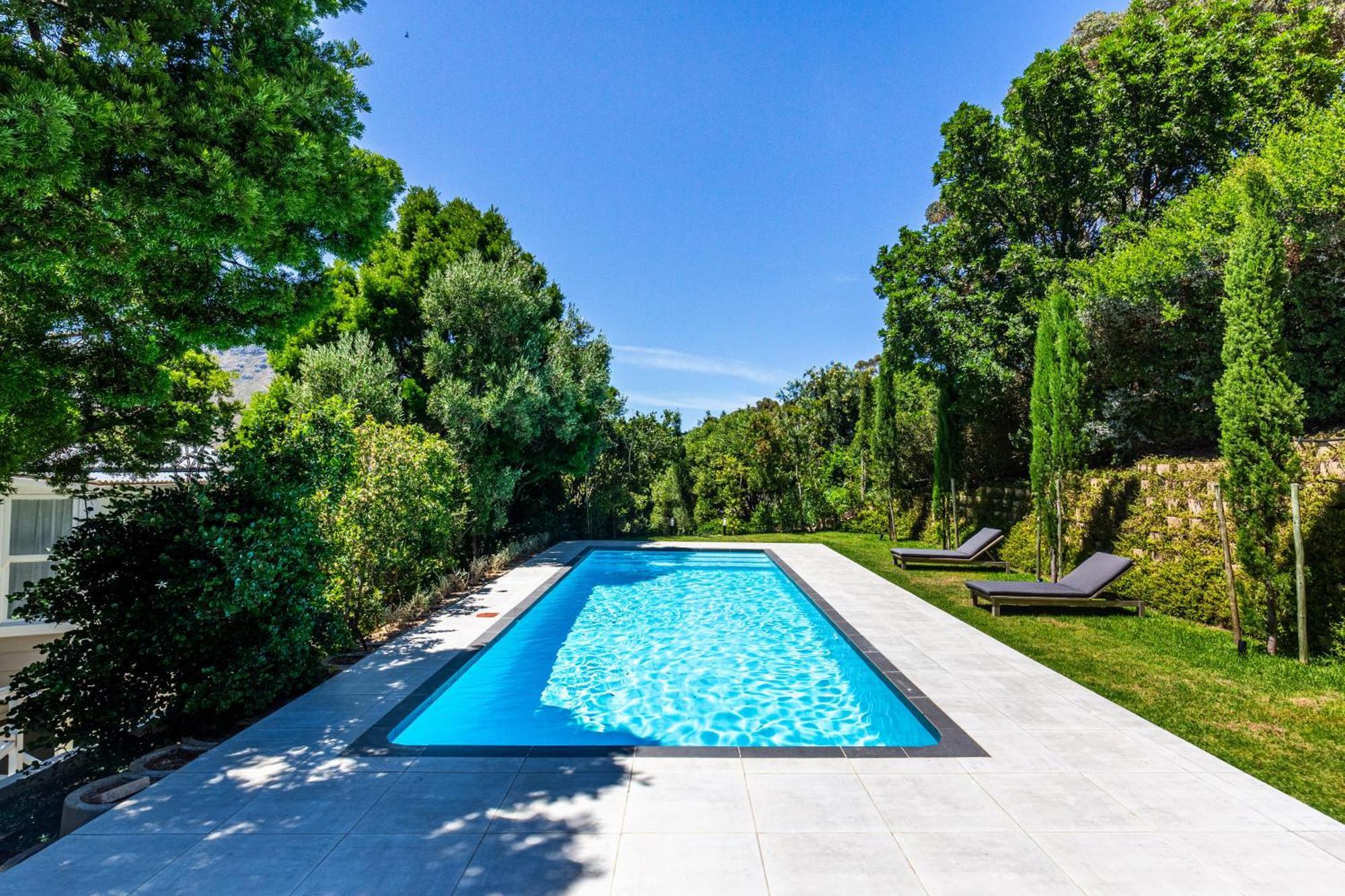 Villa Exclusive Tree With Hot Tub - Power Back-up *
