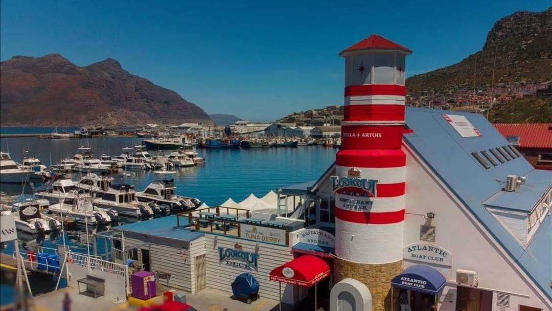 Exclusive Tree With Hot Tub - Power Back-up Cape Town