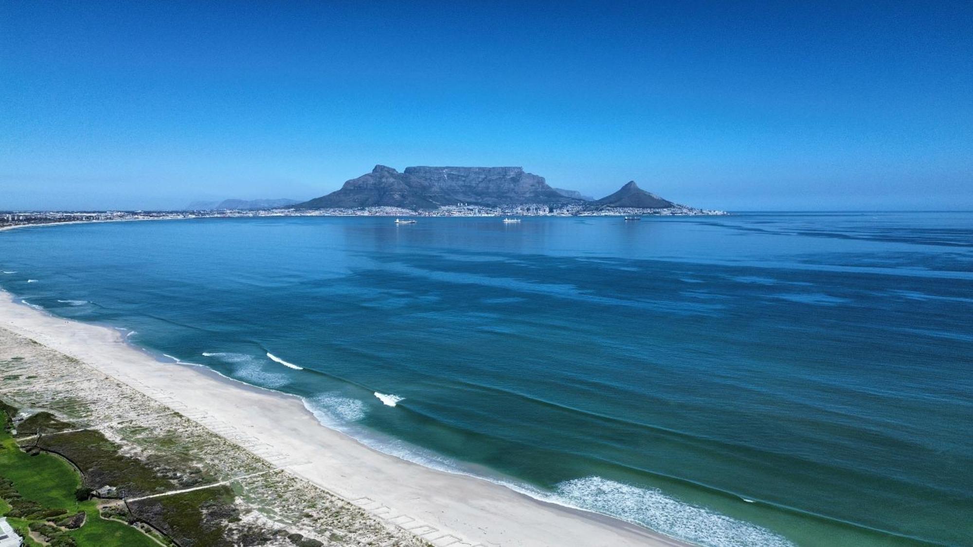 Mountain And Oceanview At Blouberg Cape Town