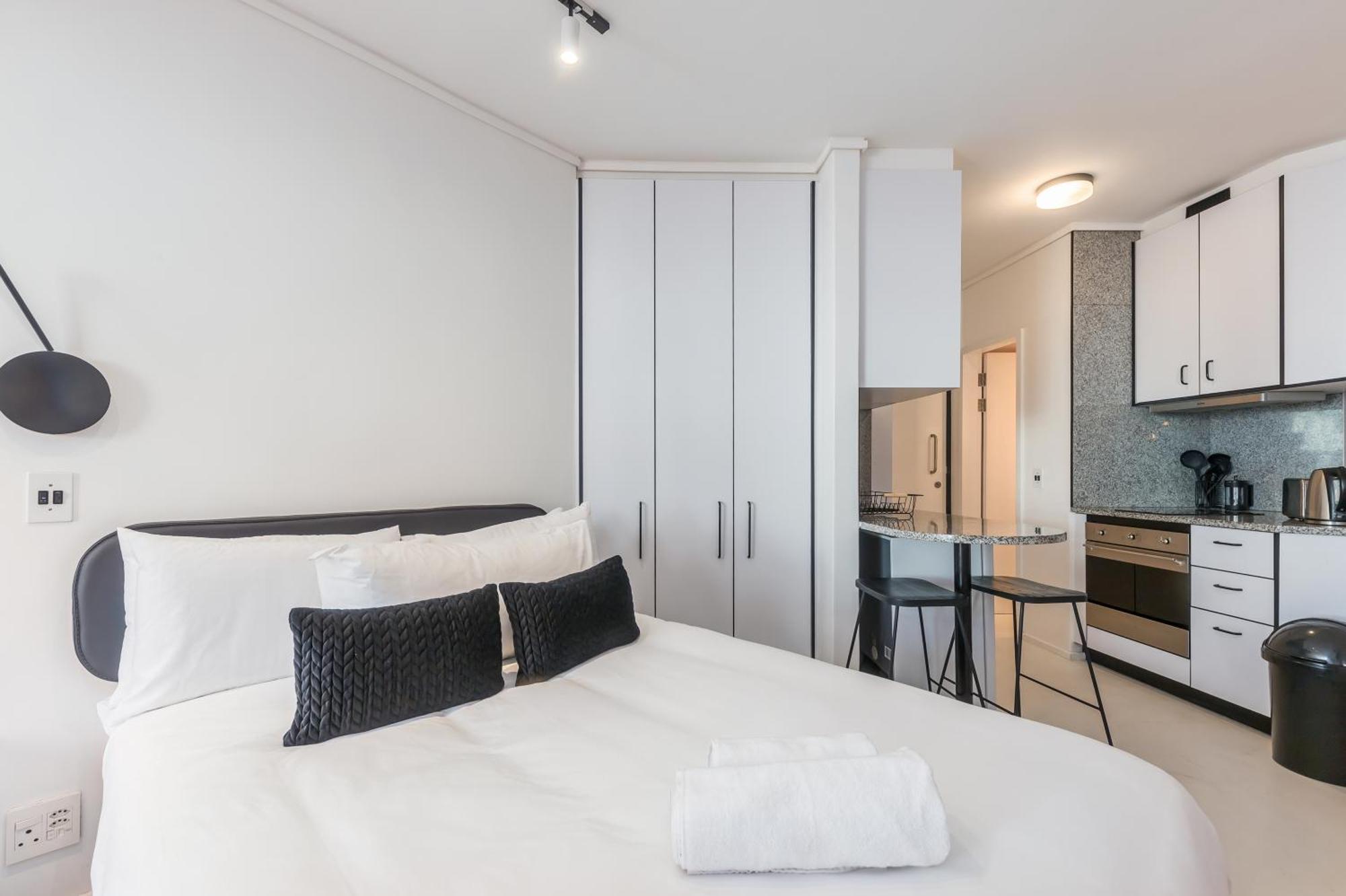 Flamingo 605 - Sea Point Apartment Cape Town