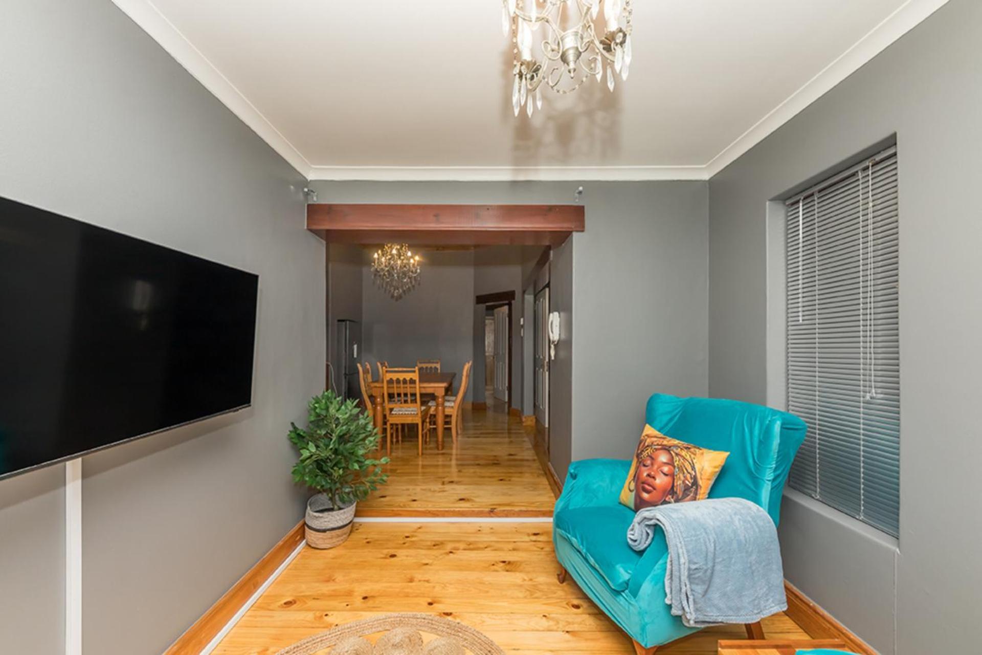 Escape To Tranquility In Claremont *