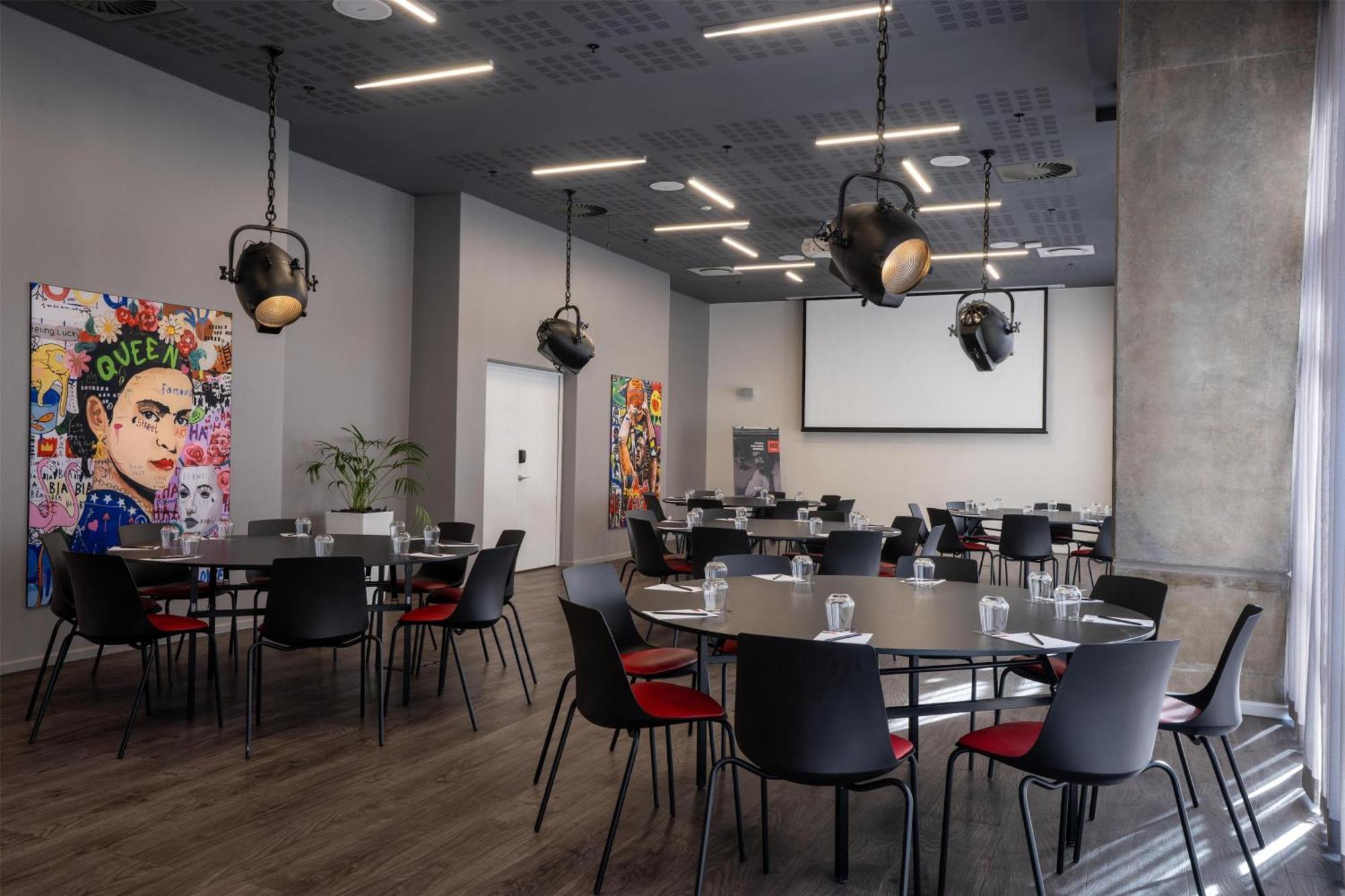 Radisson Red V&a Waterfront Cape Town