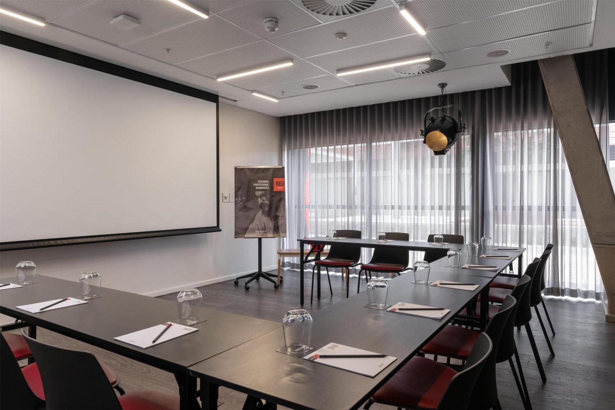 Radisson Red V&a Waterfront Hotel Cape Town
