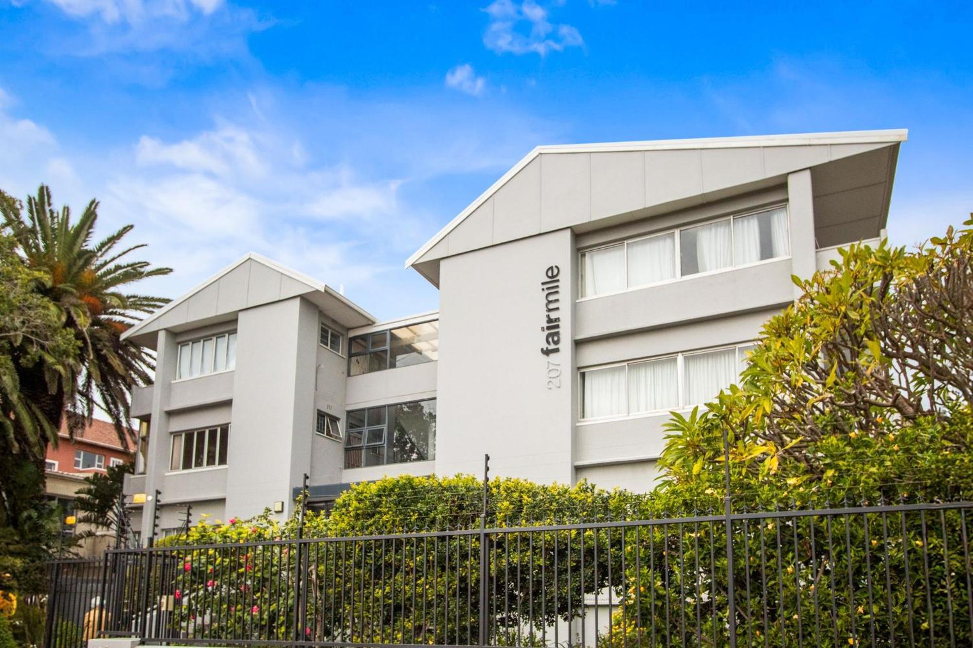 Fairmile Urban Oasis By Host Agents Apartment