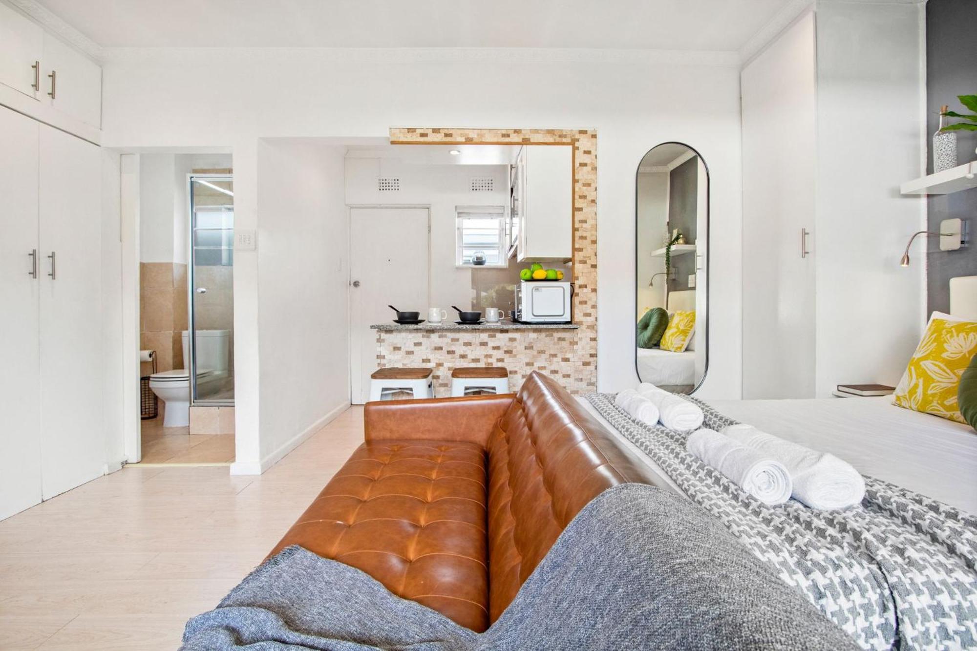 Fairmile Urban Oasis By Host Agents