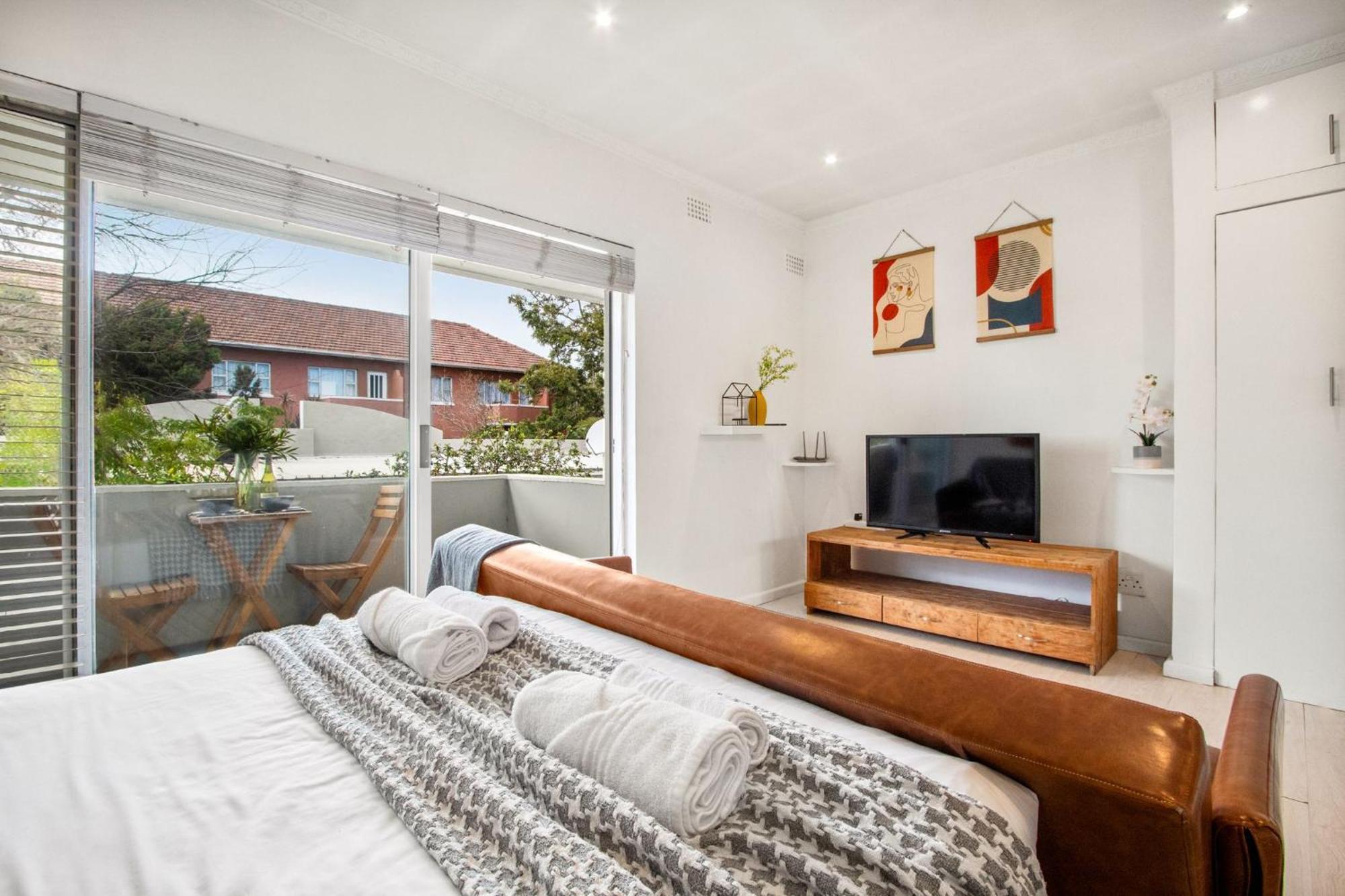 Fairmile Urban Oasis By Host Agents