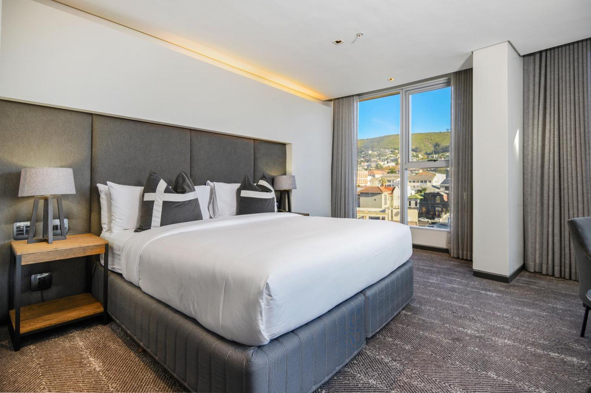 The Capital 15 On Orange & Cape Town