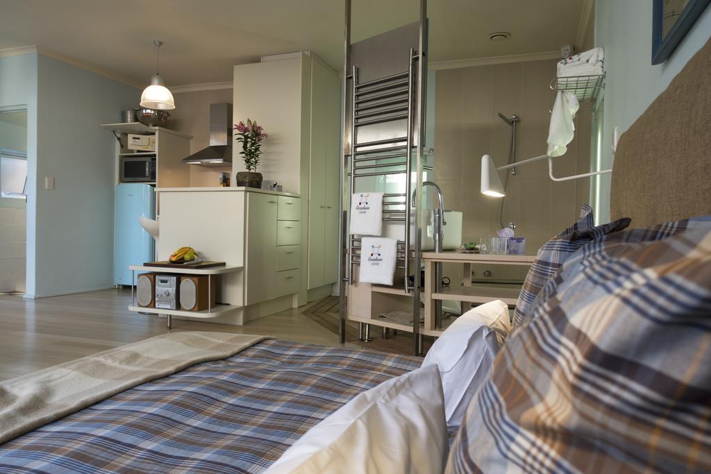 Guest house Rosedene - 24h Solar With Pool And Garden Cape Town