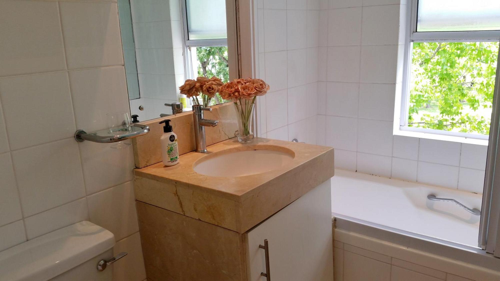 Albion Place Apartment *