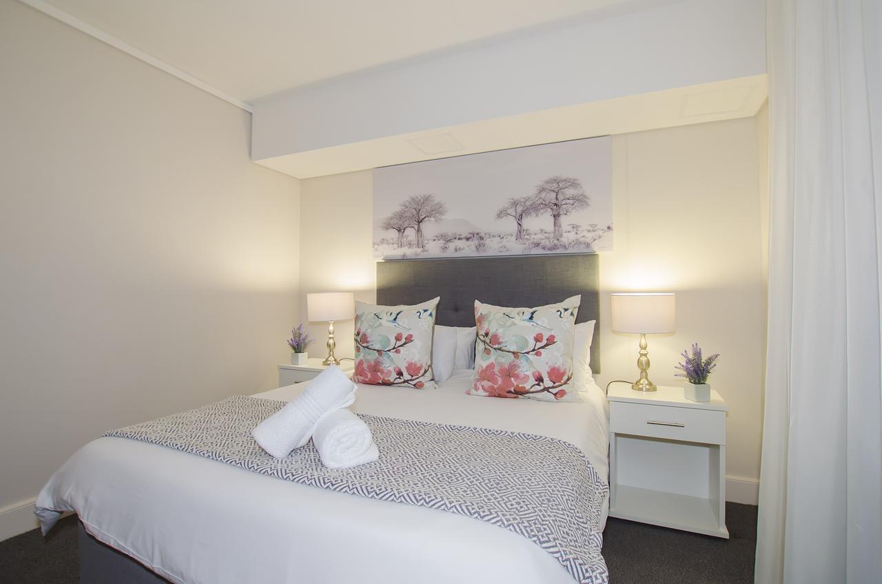 Waters Edge Luxury *
