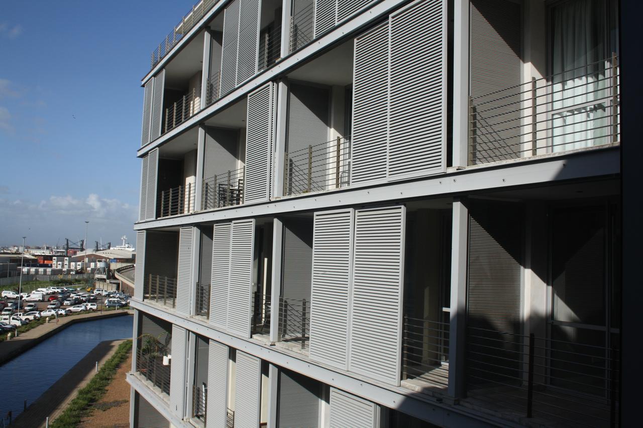 Harbour Bridge 303 *