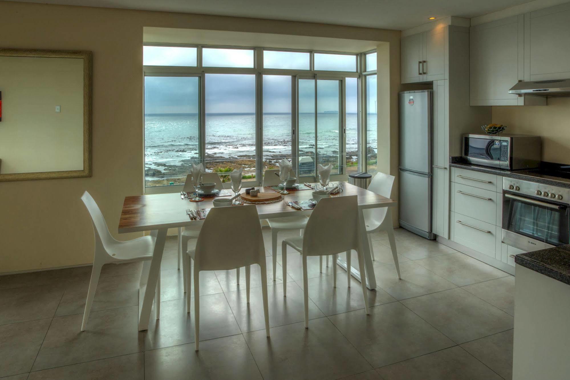Villa Nox - Mouille Point Sea Views