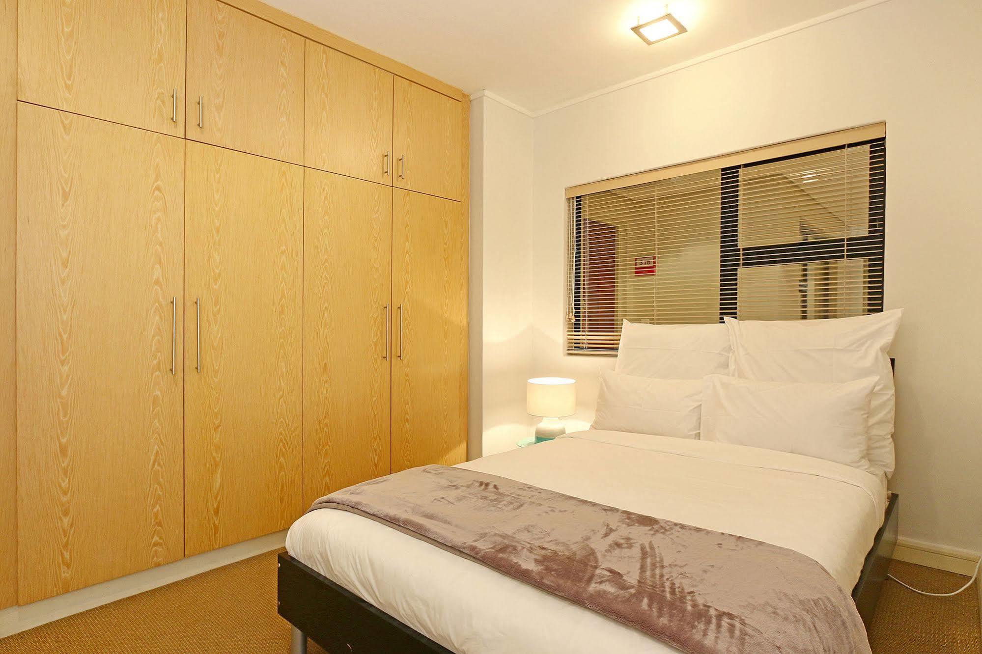 Rockwell Suites By Totalstay Apartment *