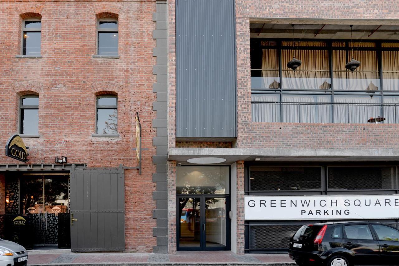 Greenwich Square Apartment