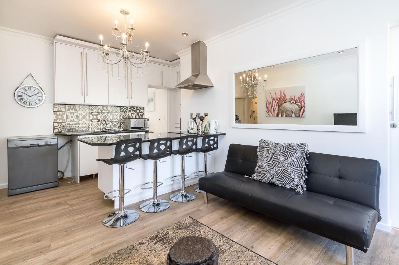 Bay Point C10 Apartment