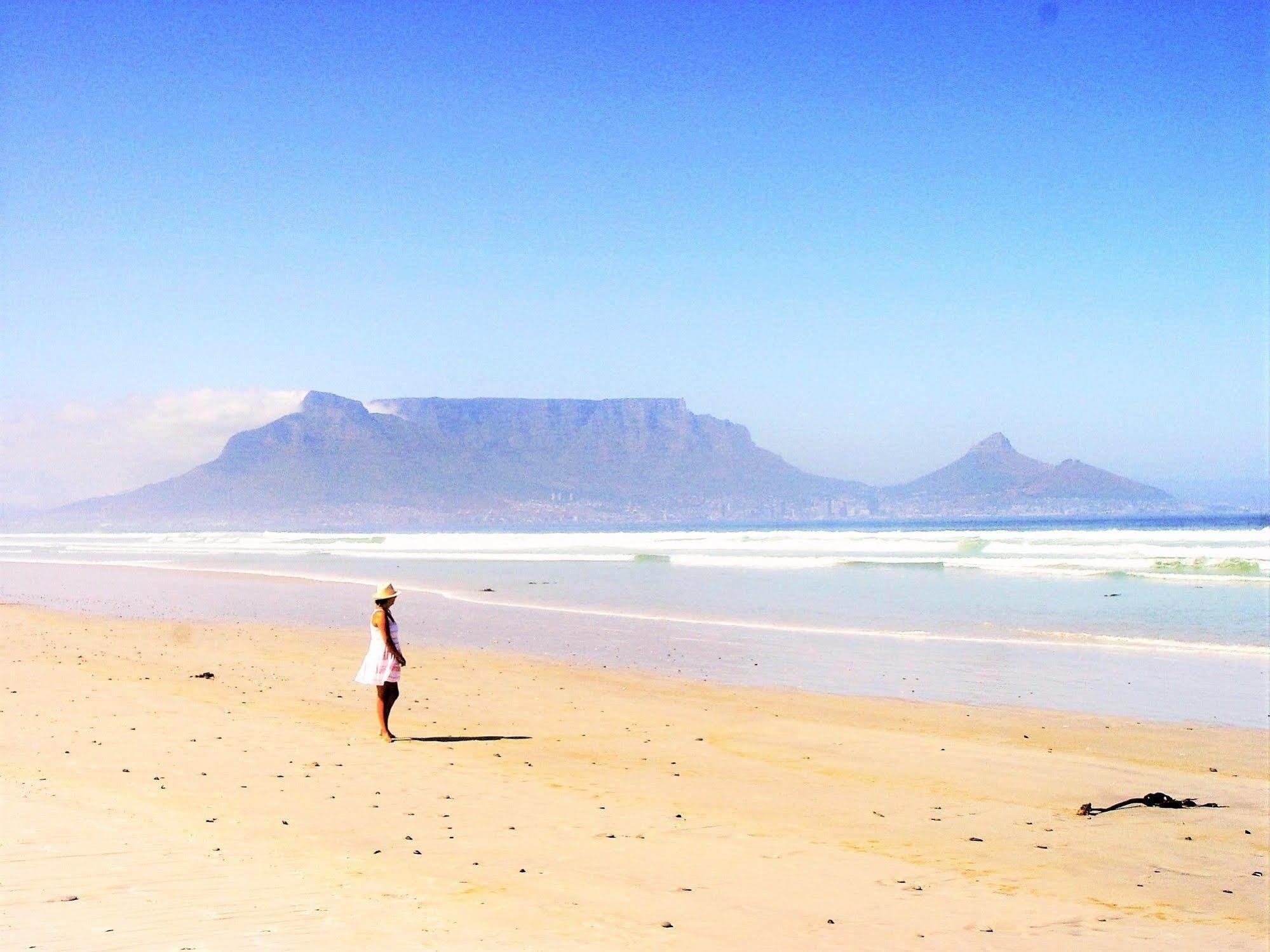 Ocean Breeze Sunset - * Cape Town