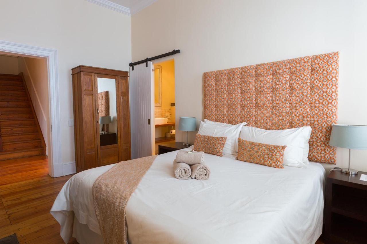 Bed & Breakfast Six On Scott 3*