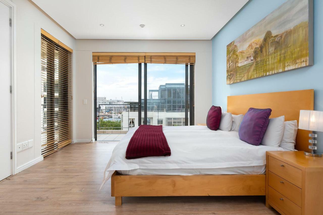 Apartment V An A Waterfront, Harbour Bridge. *