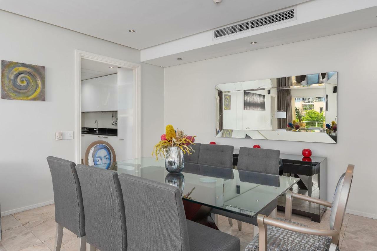 V An A Waterfront, Harbour Bridge. Apartment