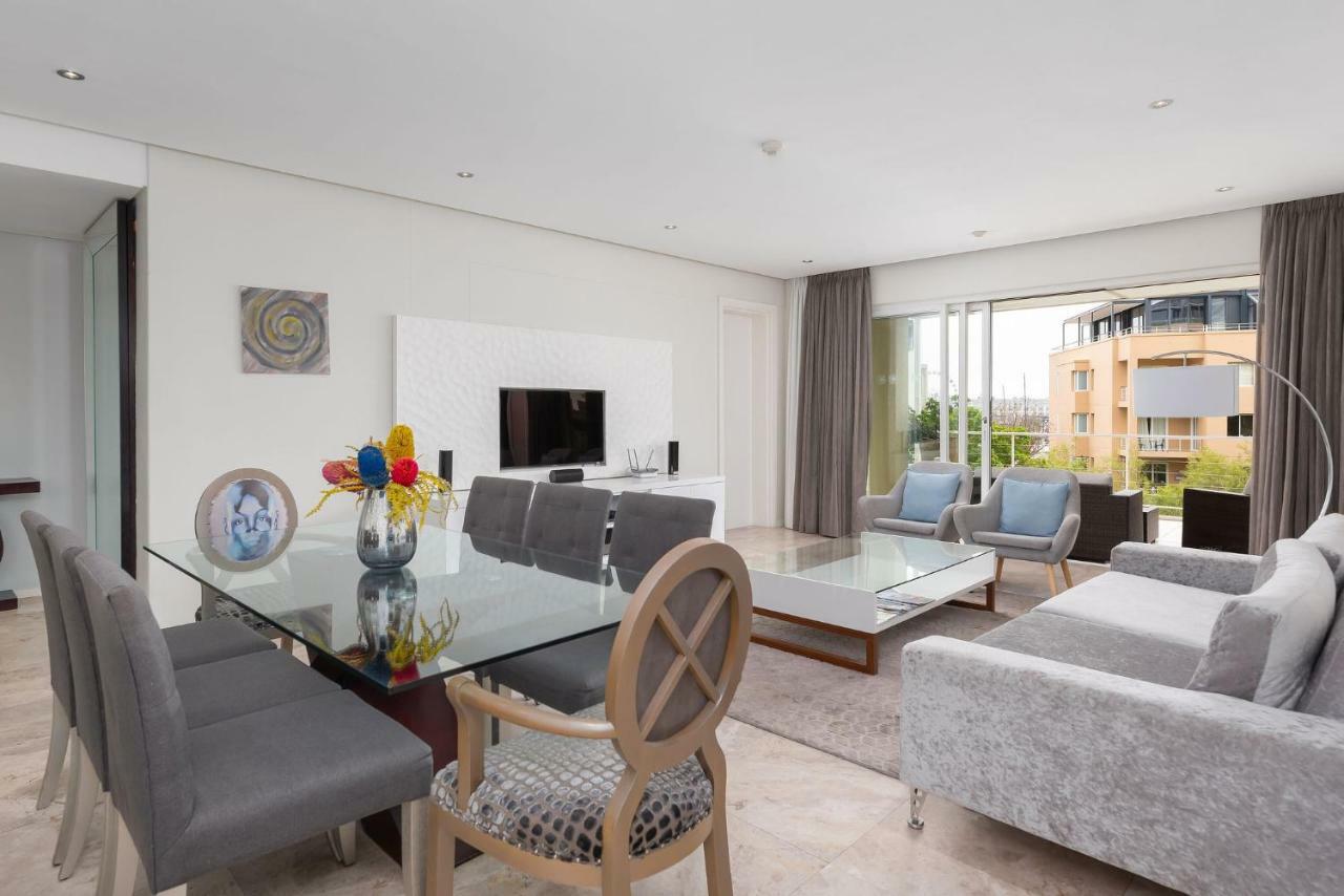 V An A Waterfront, Harbour Bridge. Apartment