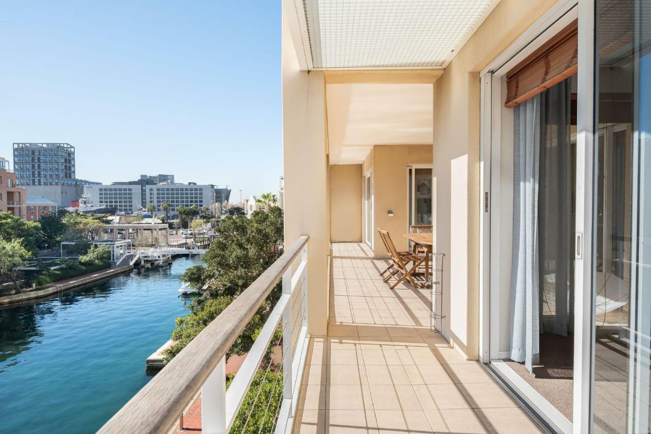 V An A Waterfront, Harbour Bridge. Apartment