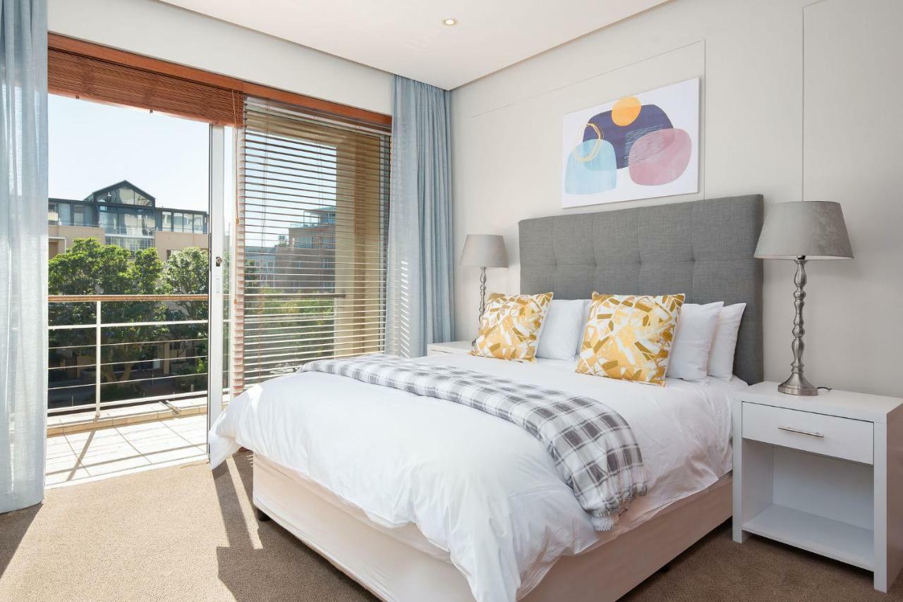 V An A Waterfront, Harbour Bridge. Apartment