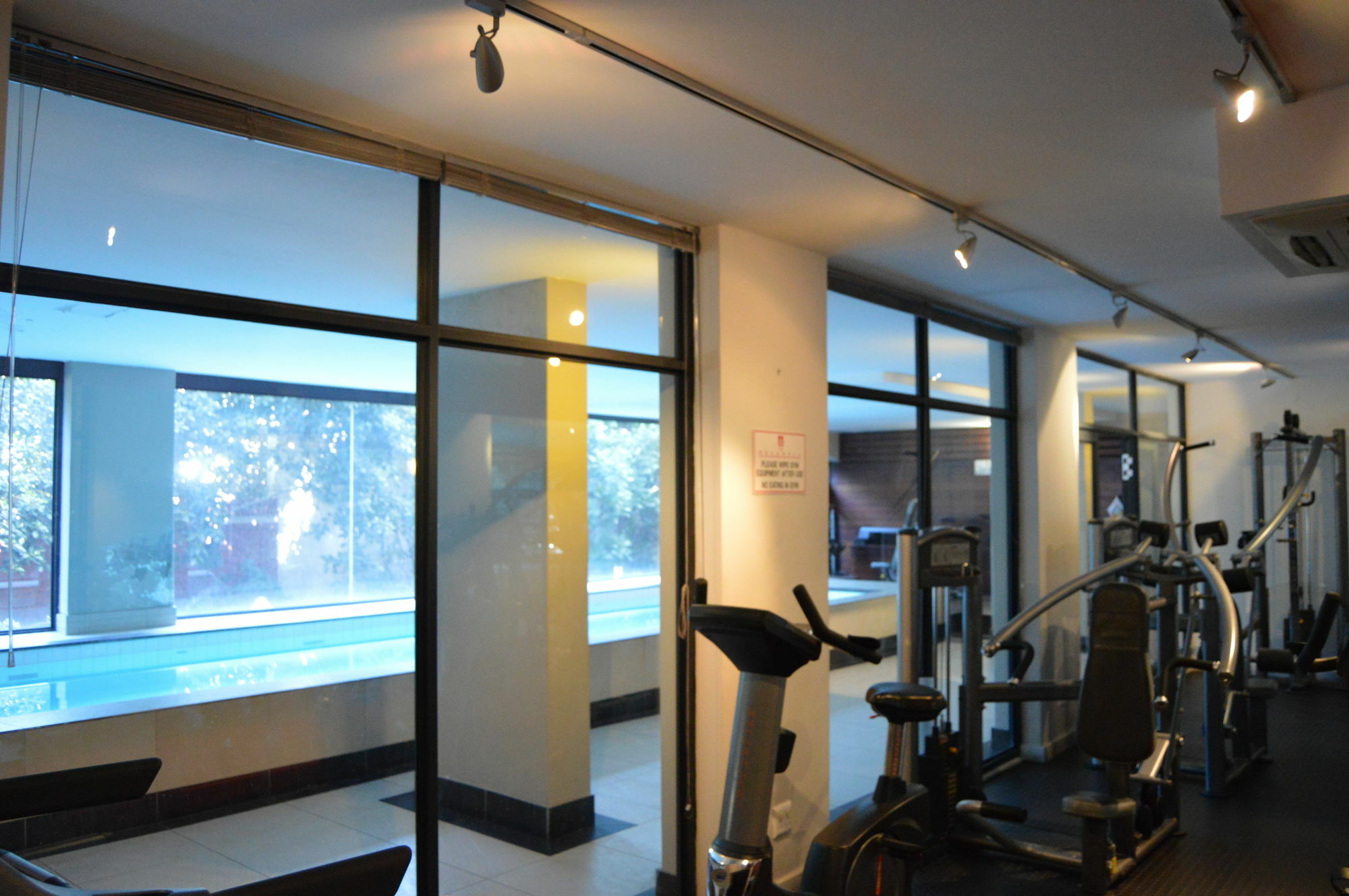 Rockwell Luxury Apartment *