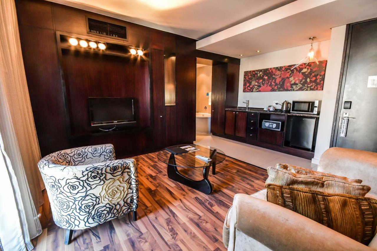 Colosseum Hotel 4*