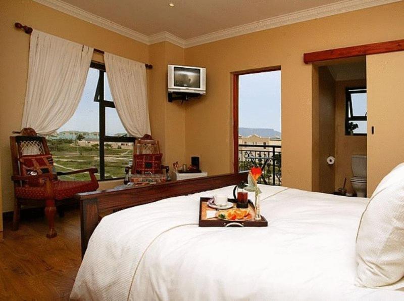 Afro Chic 4*
