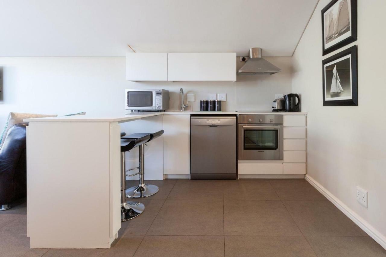 20ab Belladonna Vredehoek Guest house Cape Town