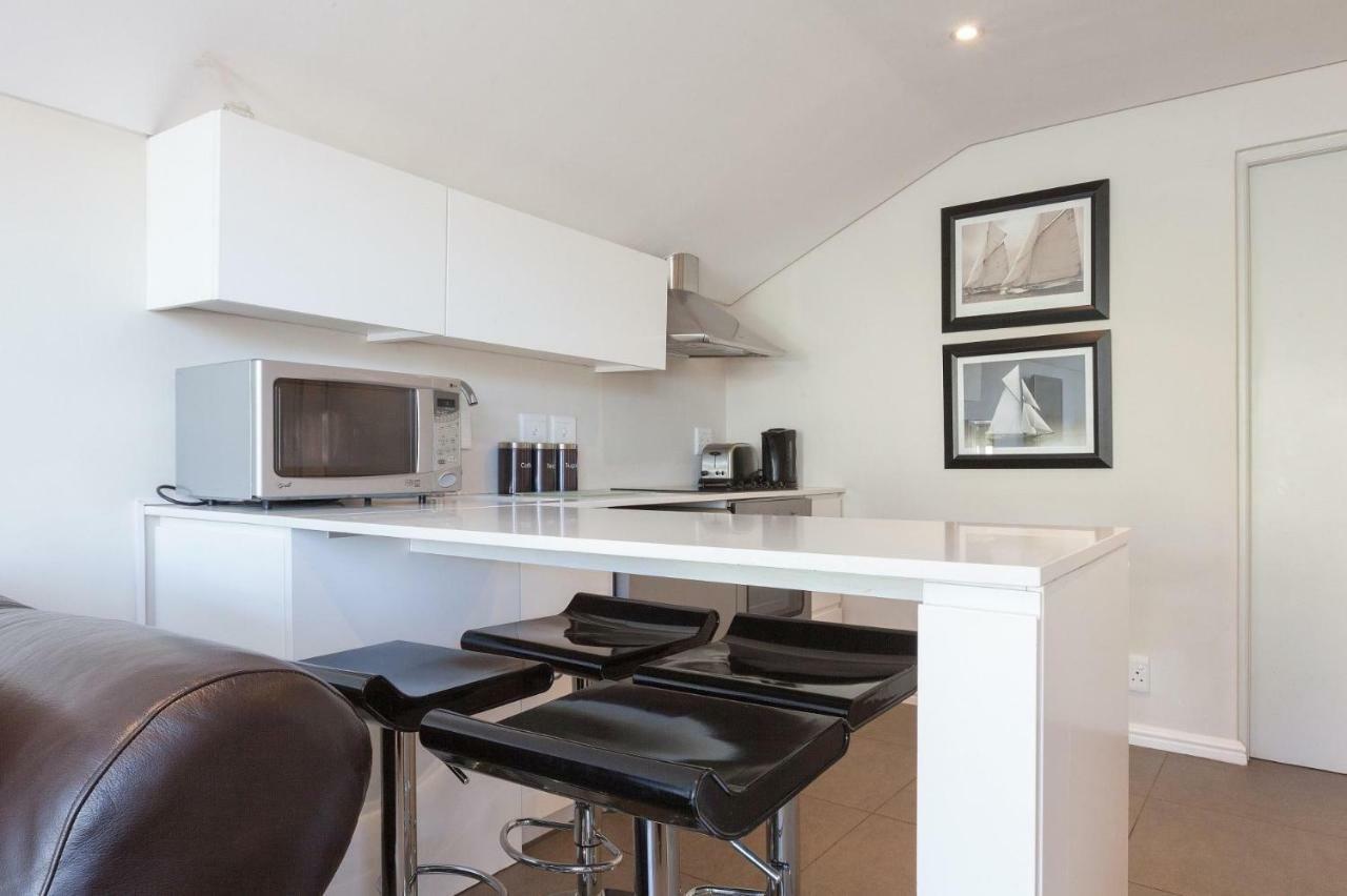 20ab Belladonna Vredehoek 2* Cape Town