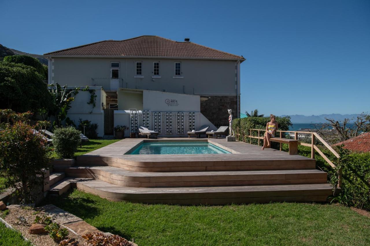 Guest house Chartfield 4*