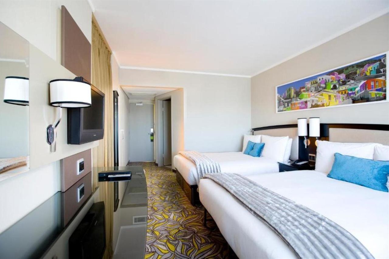 Hotel Southern Sun Waterfront 4*