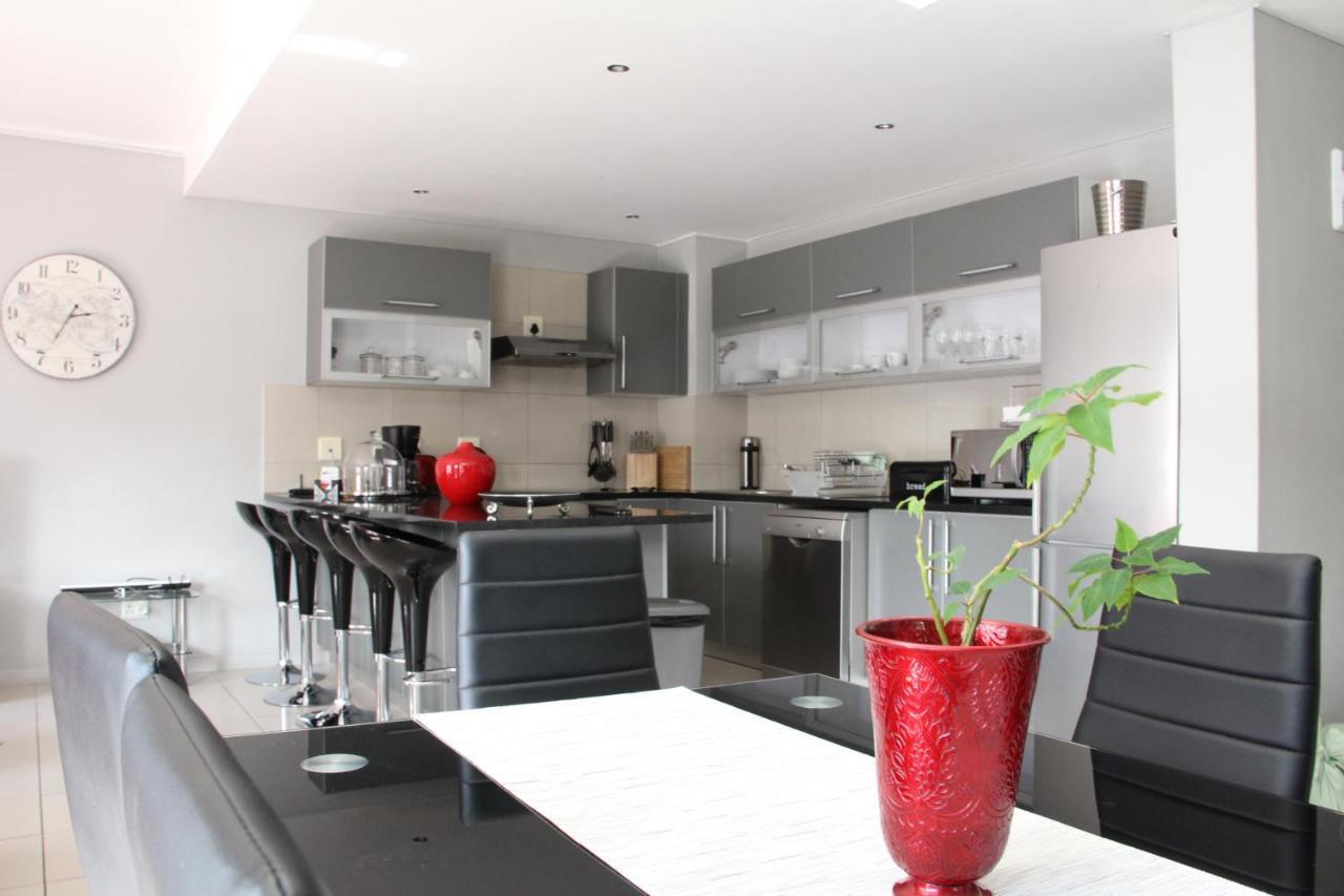 708 Flatrock Of Long Street * Cape Town