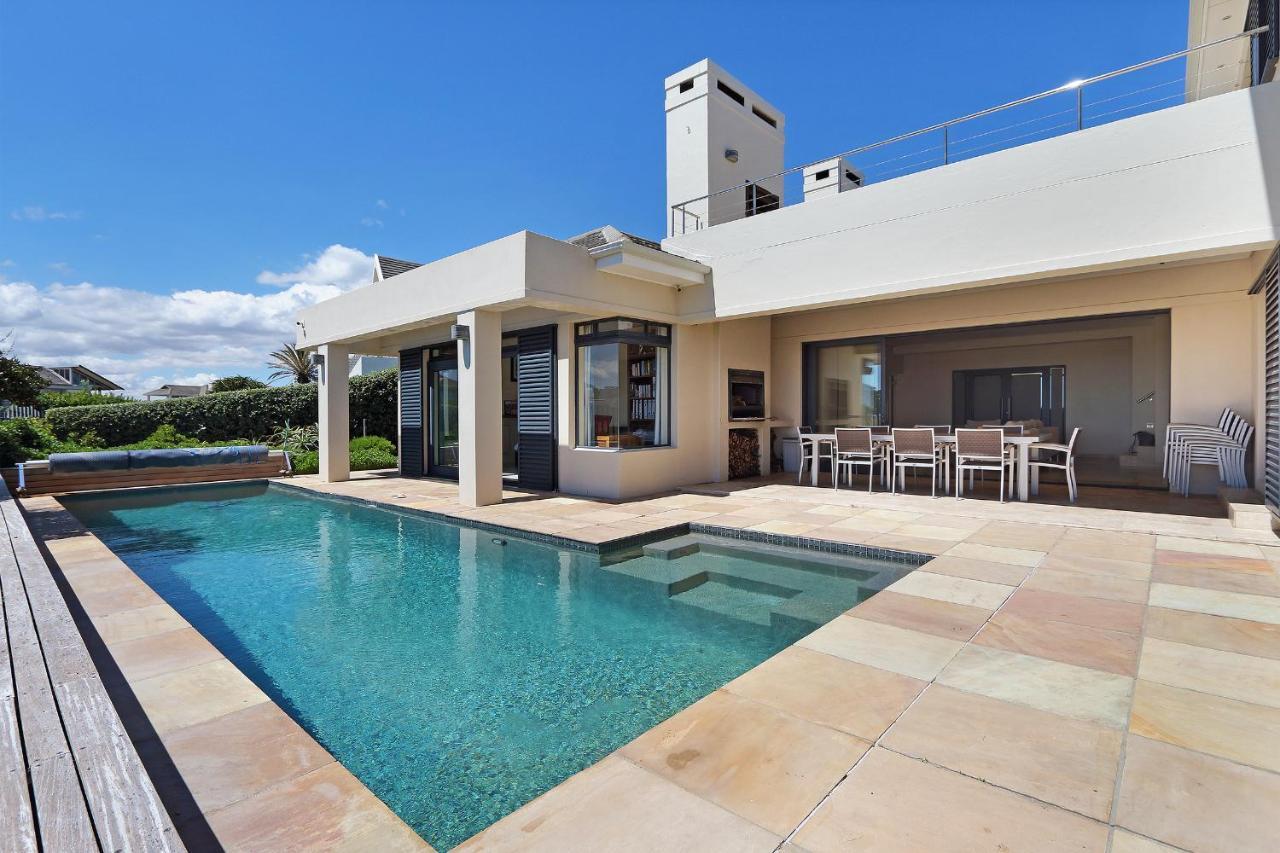 Villa Kite Surfers